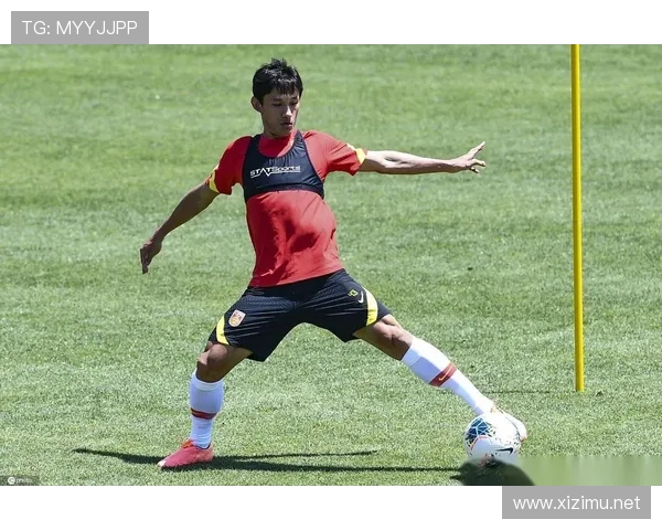 王燊超背着名牌包去买菜，拎着塑料袋那一刻我以为自己看错人